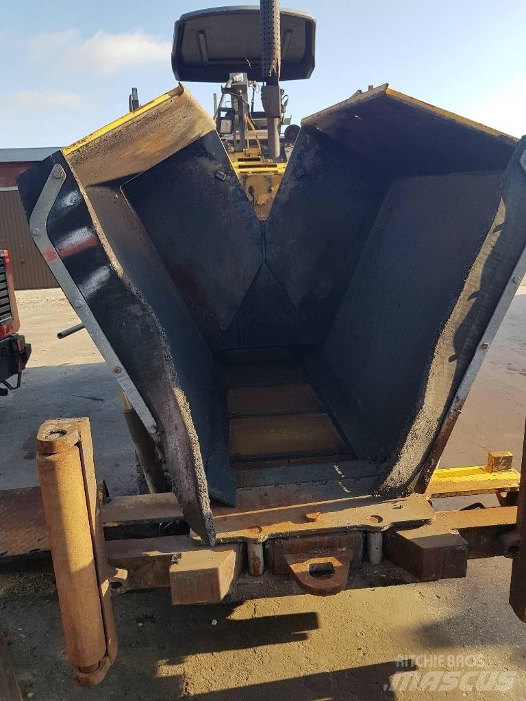 Volvo TITAN 2820 Aszfalt terítõ gépek