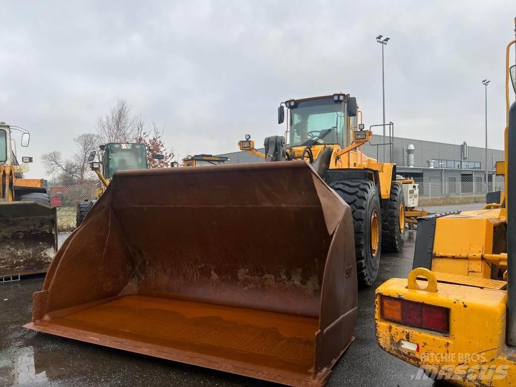 Volvo L 220 E Gumikerekes homlokrakodók