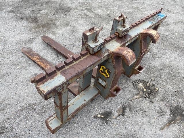 CAT 950 G forks Villák