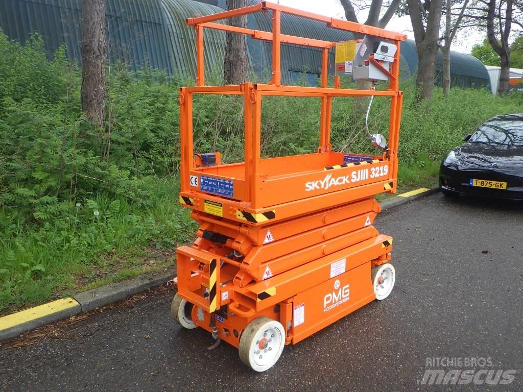 SkyJack SJ3219 Ollós emelők