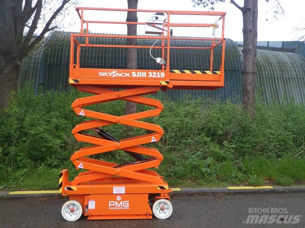 SkyJack SJ3219 Ollós emelők