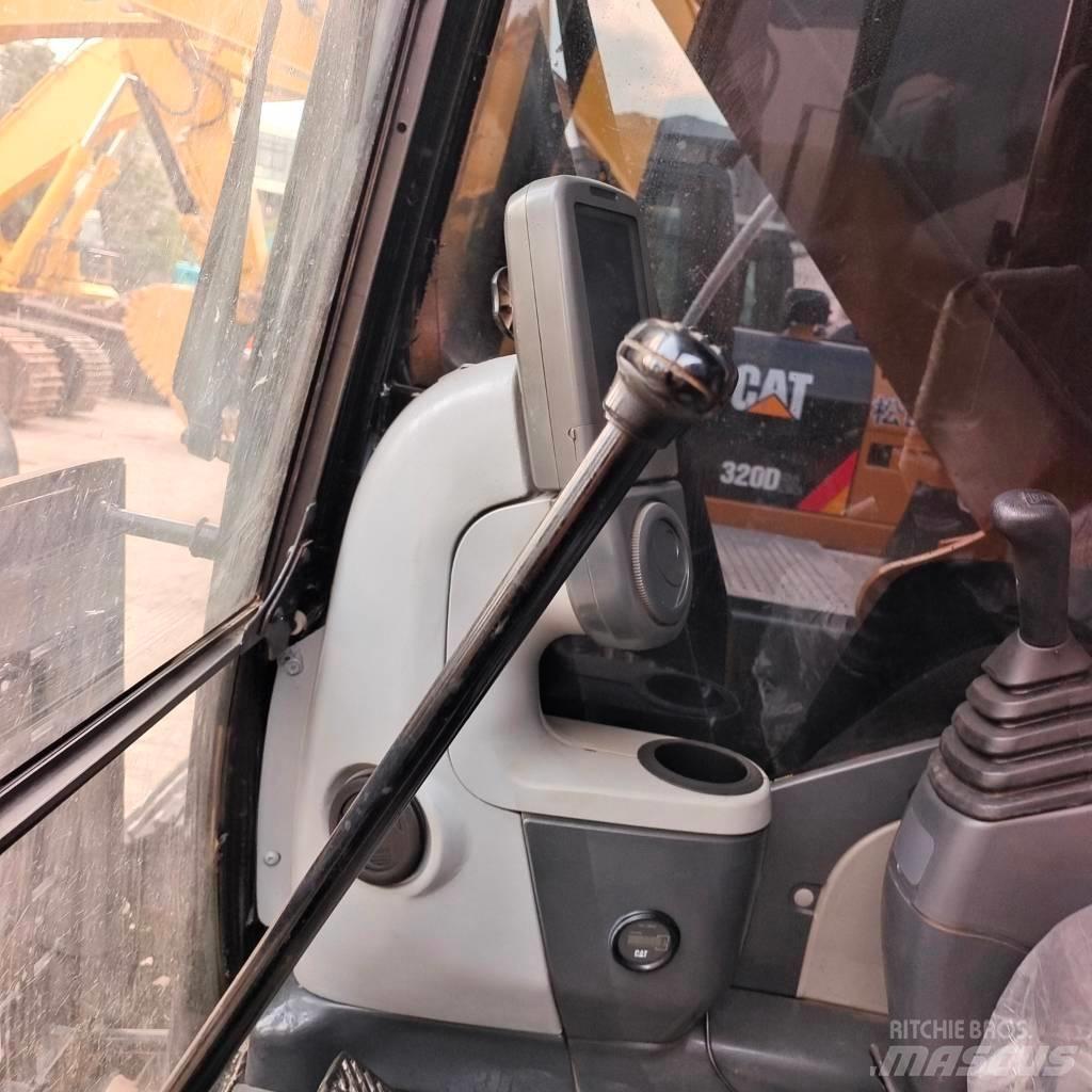 CAT 320 D Lánctalpas kotrók