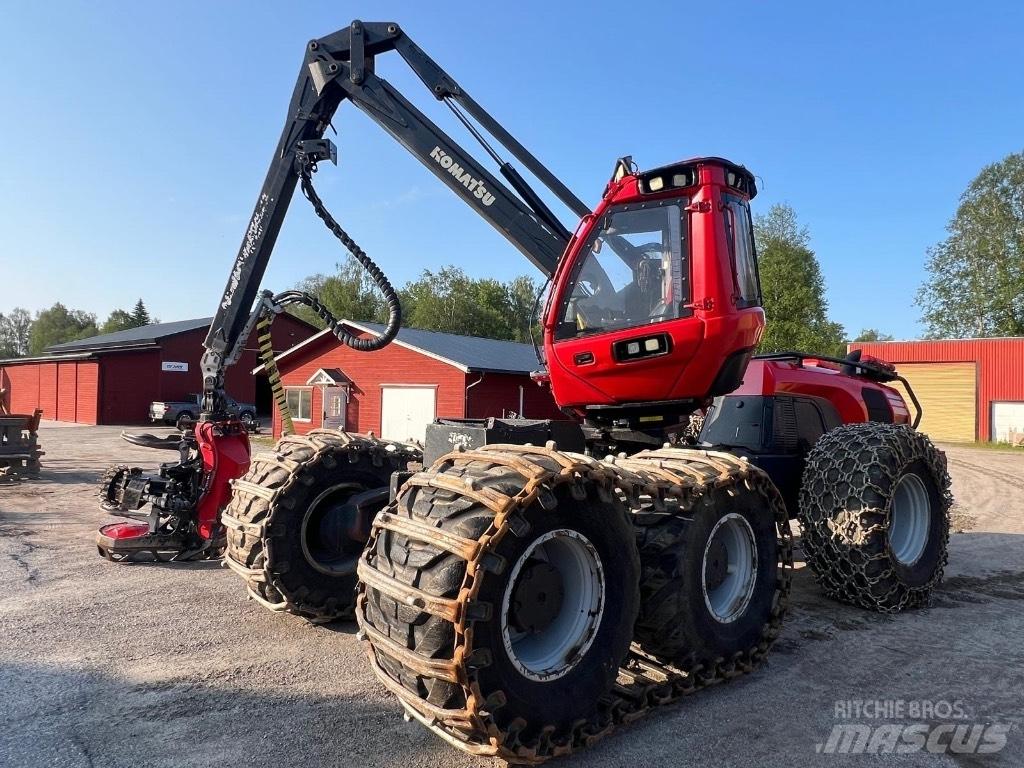 Komatsu 951 Betakarítók
