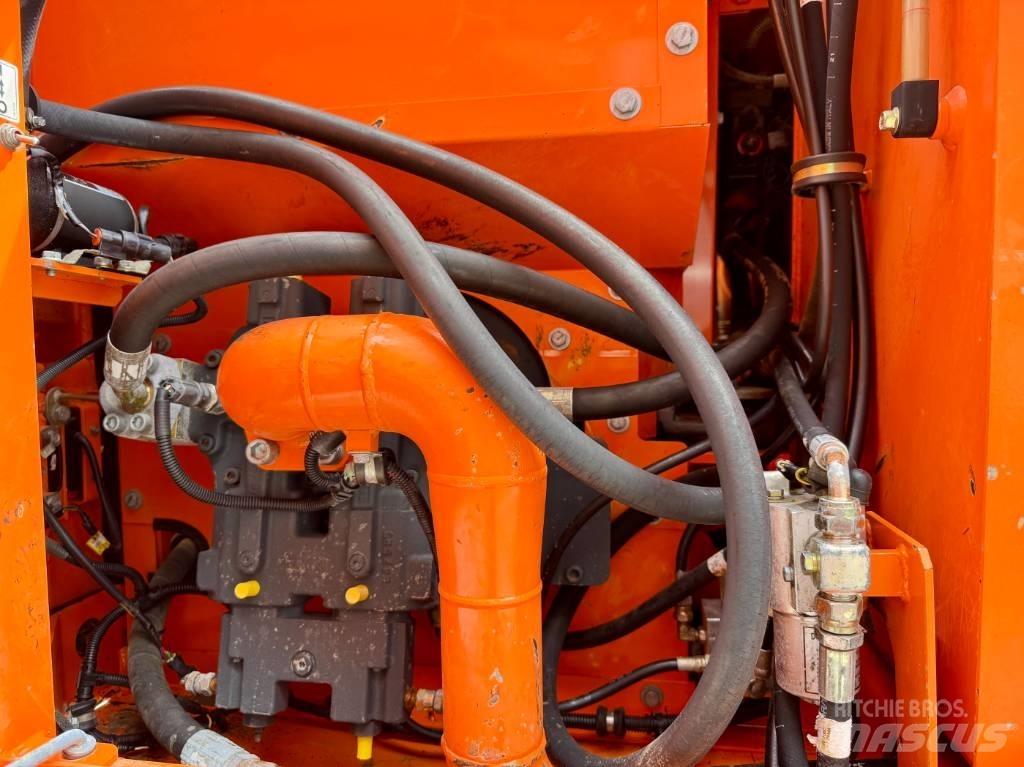 Doosan DX 160 W Gumikerekes kotrók