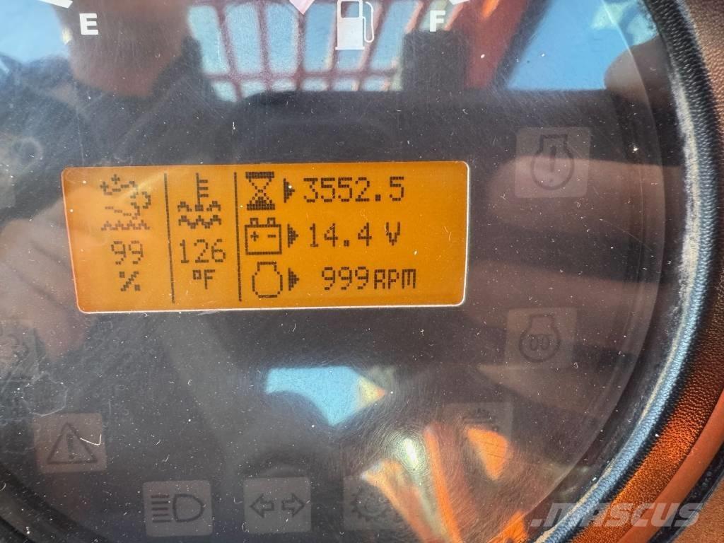 SkyTrak 10054 Teleszkópos rakodók