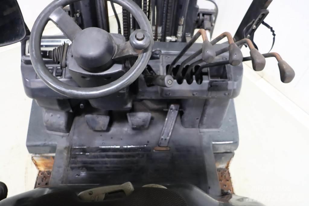 Nissan U1D2A20LQ Gázüzemű targoncák