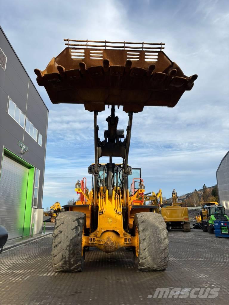 Volvo L 350 H Gumikerekes homlokrakodók