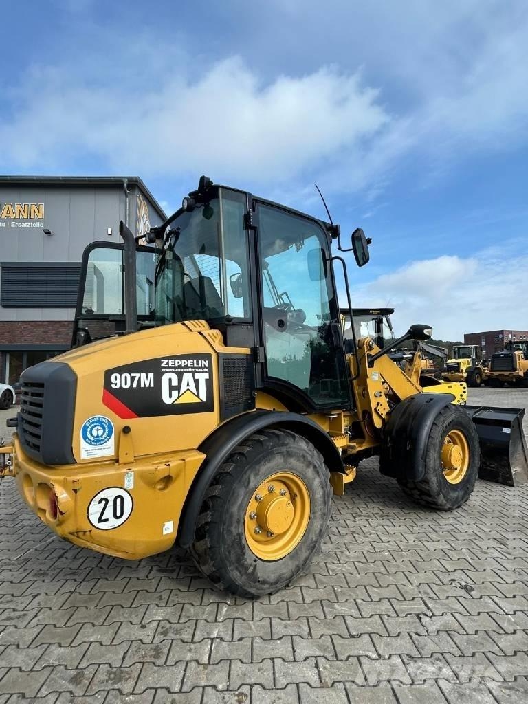 CAT 907 M Gumikerekes homlokrakodók
