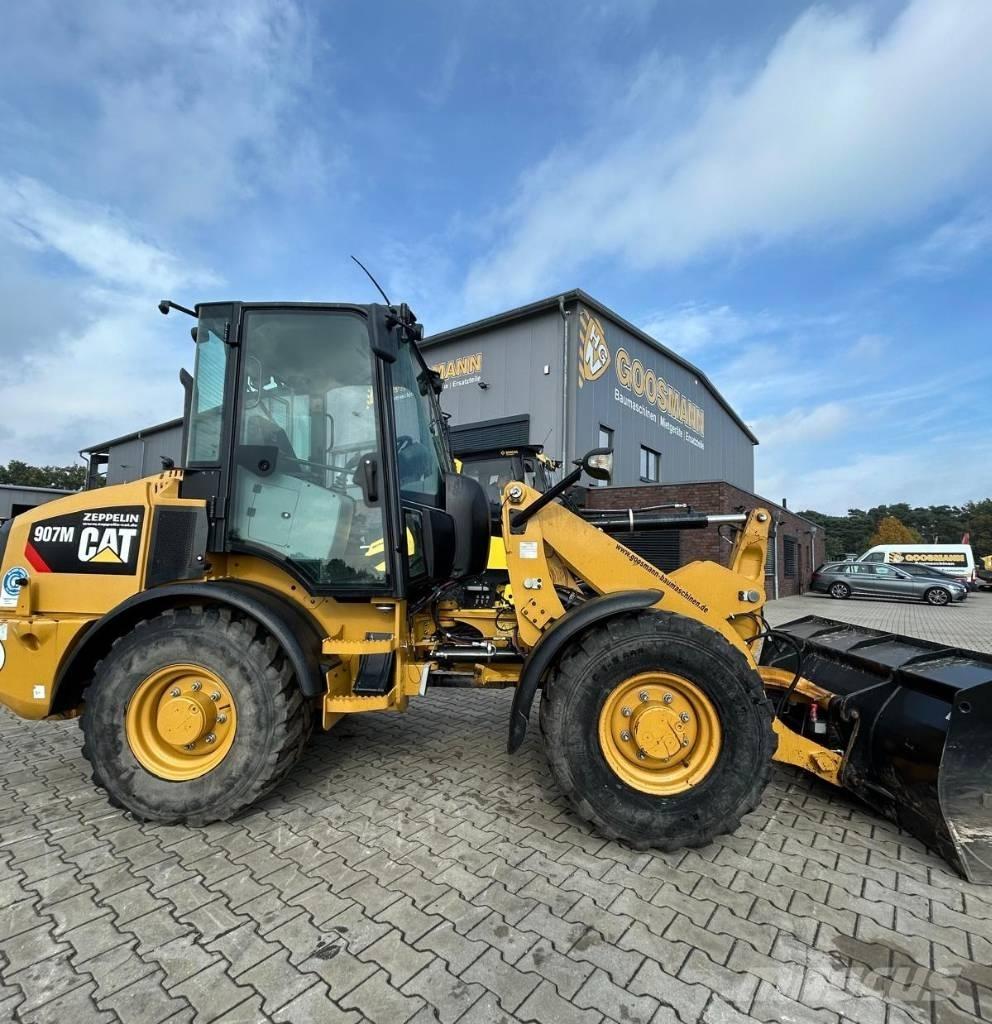 CAT 907 M Gumikerekes homlokrakodók