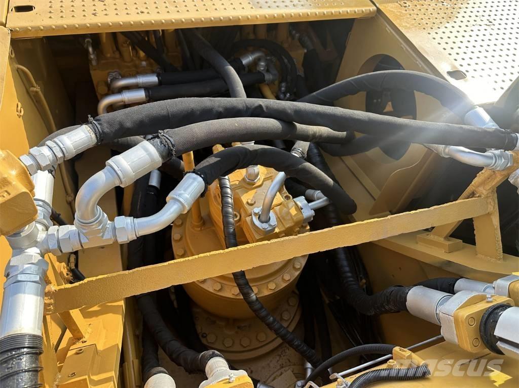 CAT 330 D Lánctalpas kotrók