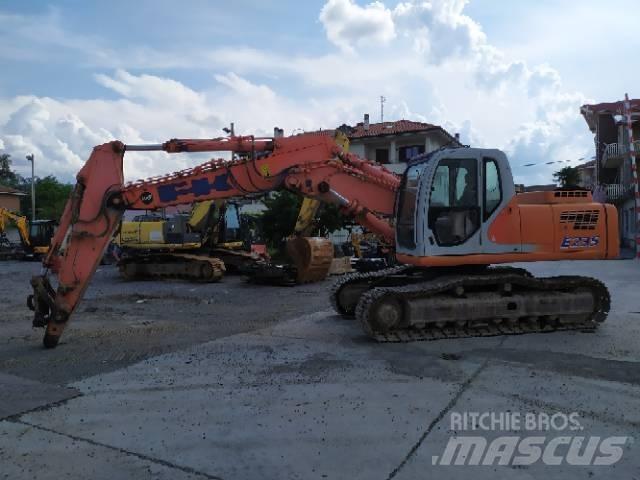 Fiat-Kobelco E 235 Lánctalpas kotrók