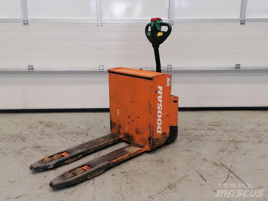 Doosan LEDH20M Alacsony emelőkocsi