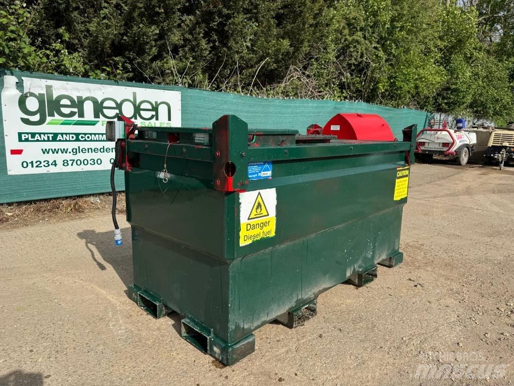 Western 500 GALLONS Üzemanyag- és adaléktartályok