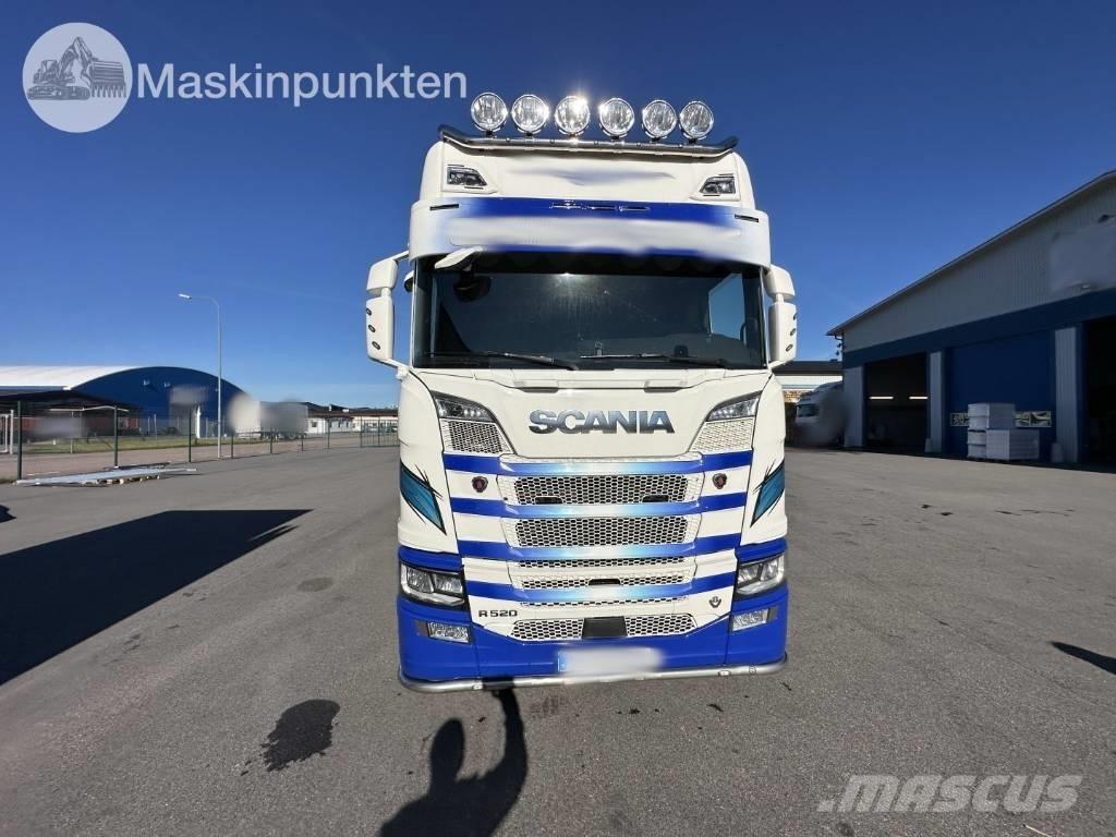 Scania R 520 Dobozos teherautók