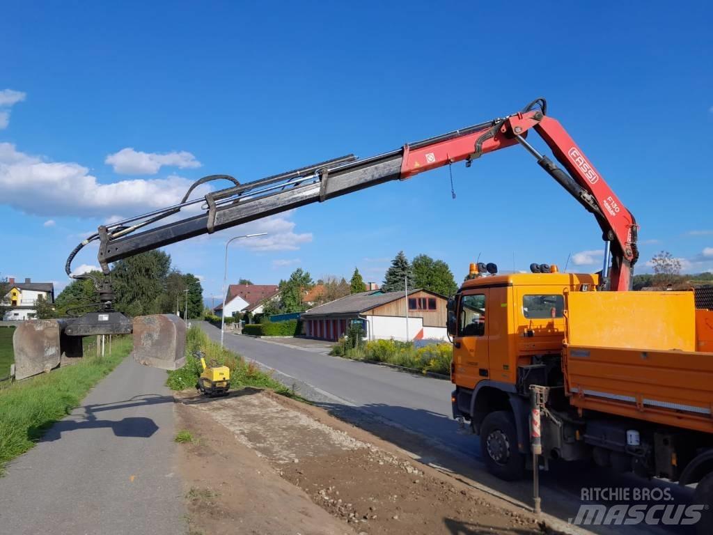 Fassi 130 Rakodó daruk