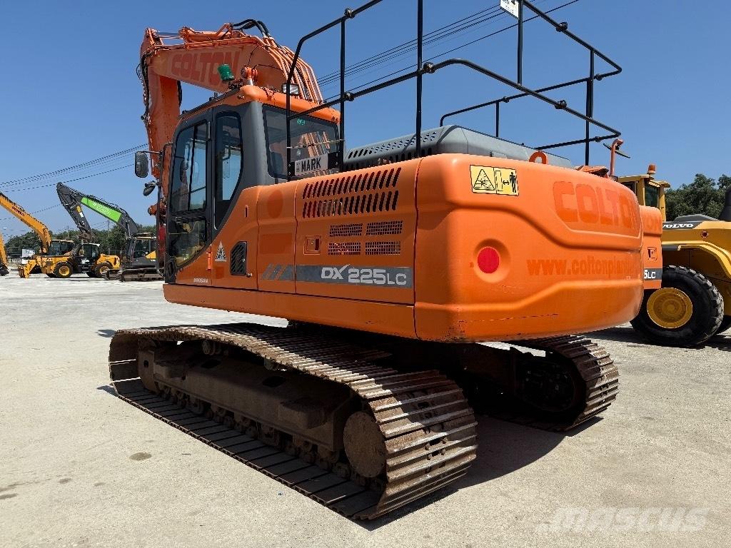  Dossan DX 225LC 3 Lánctalpas kotrók