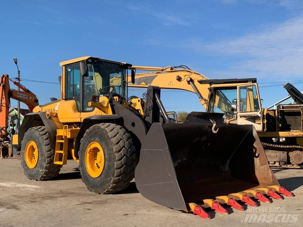 Volvo L 110 F Gumikerekes homlokrakodók