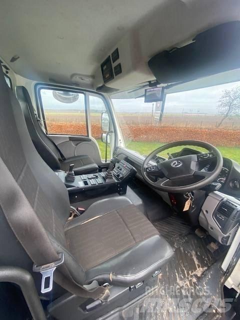 Mercedes-Benz UNIMOG Billenő teherautók