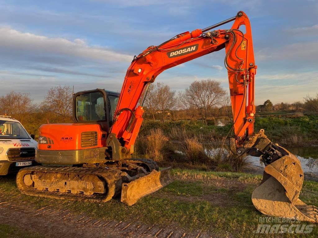 Doosan DX 85 R-3 Közepes (midi) kotrók 7 t - 12 t