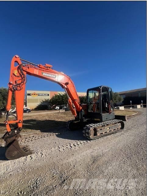 Doosan DX 85 R-3 Közepes (midi) kotrók 7 t - 12 t