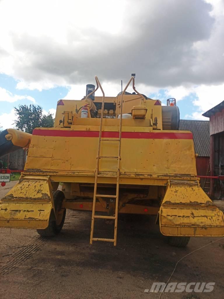 New Holland TF 46 Kombájnok