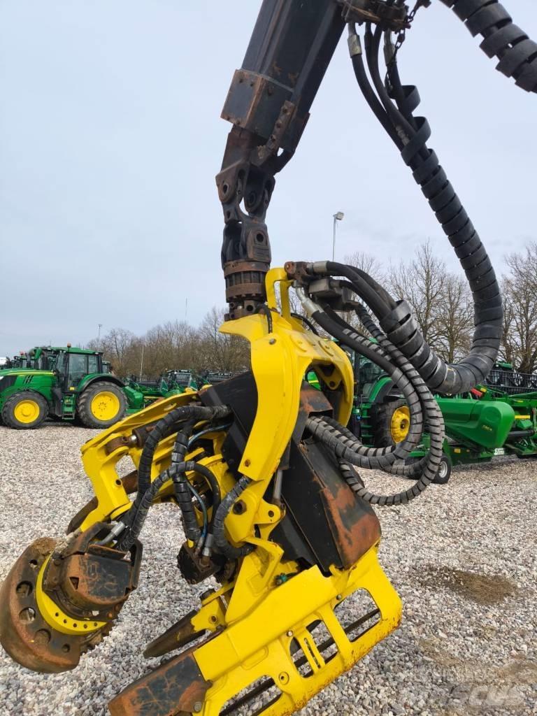 John Deere 1270E Betakarítók