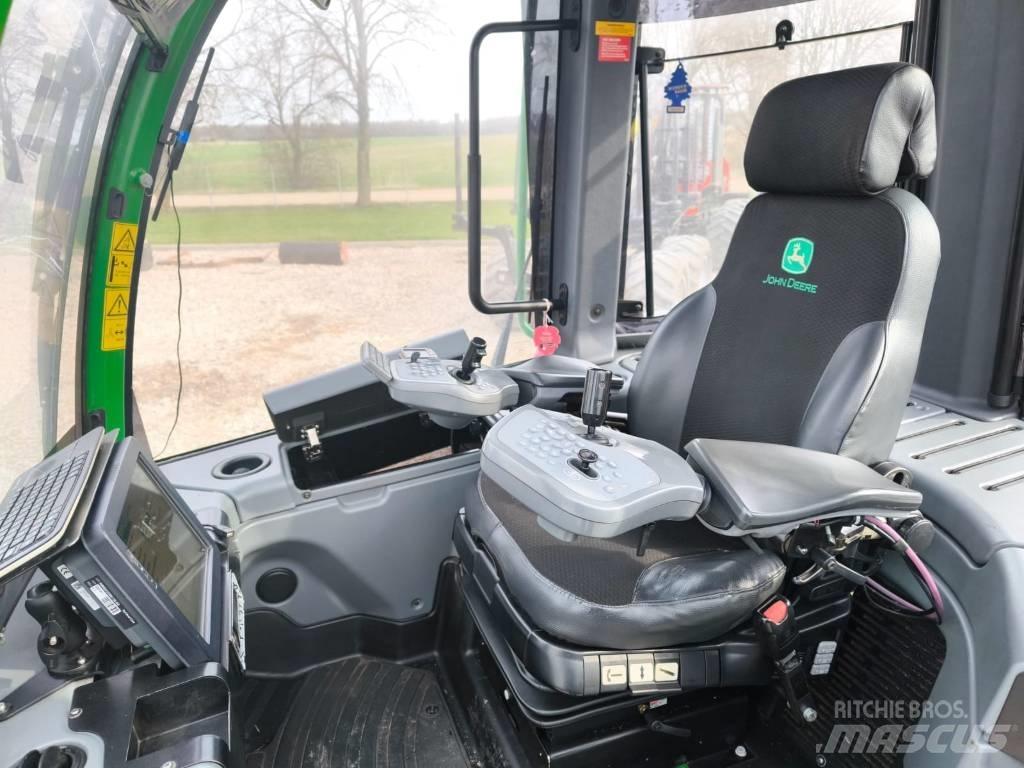 John Deere 1270E Betakarítók