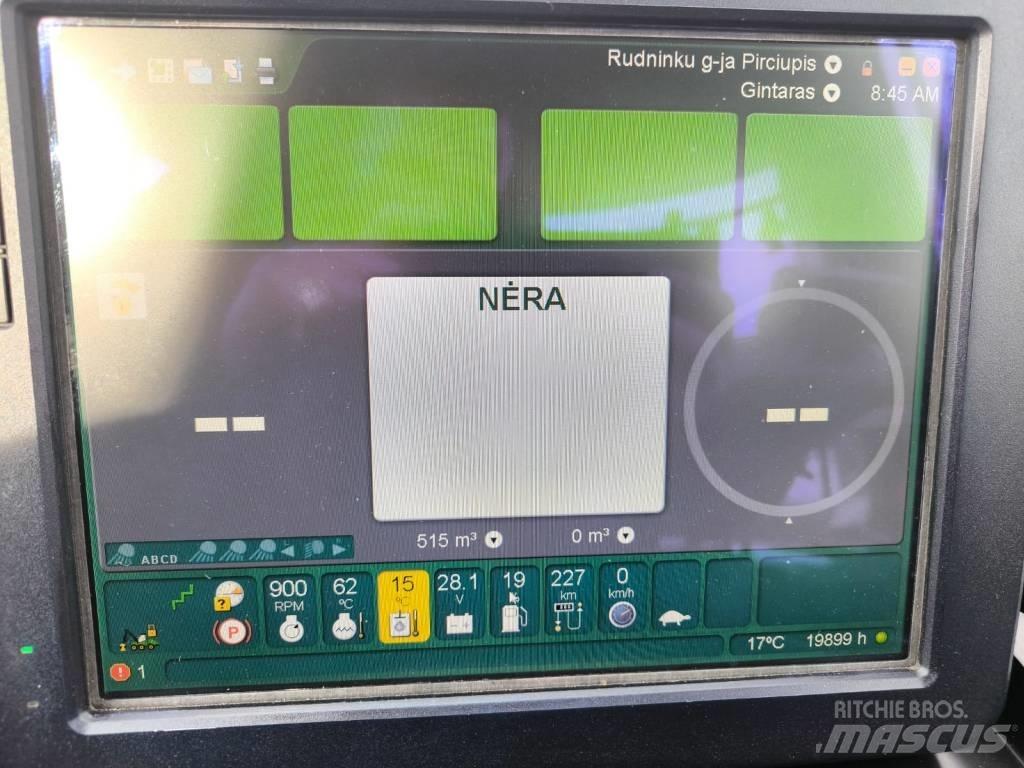 John Deere 1270E Betakarítók