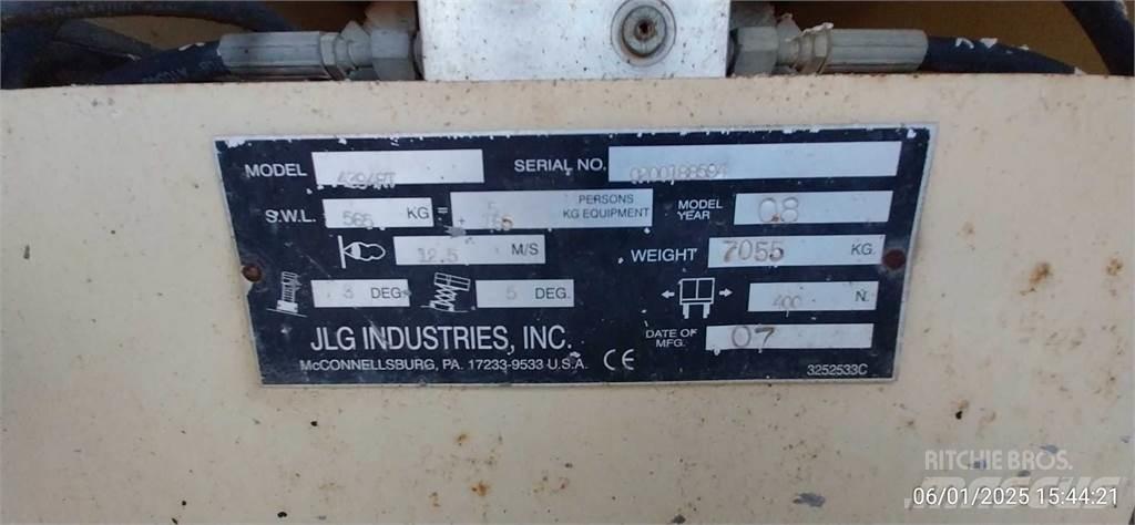 JLG 4394RT Ollós emelők