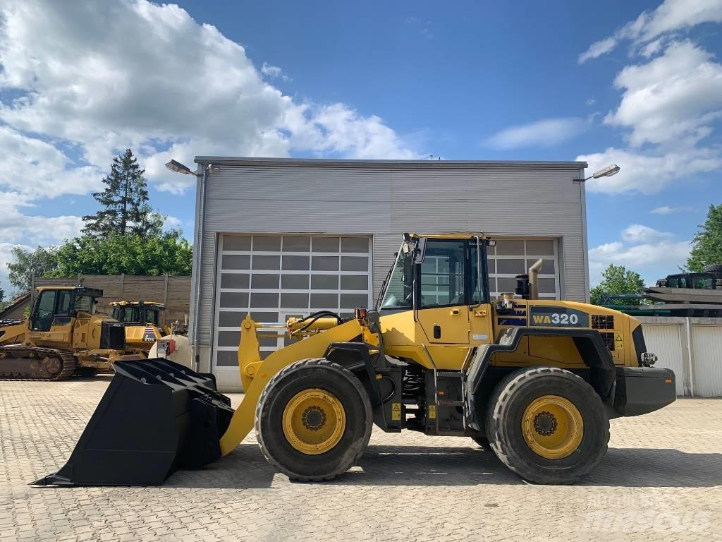 Komatsu WA 320-5H Gumikerekes homlokrakodók