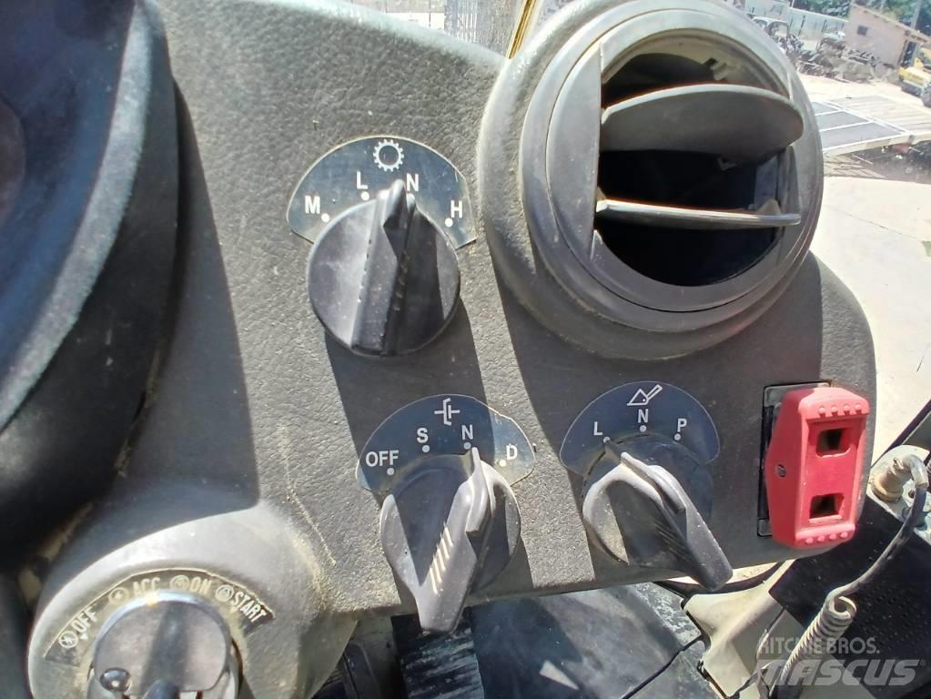 Hitachi ZW 310 Gumikerekes homlokrakodók