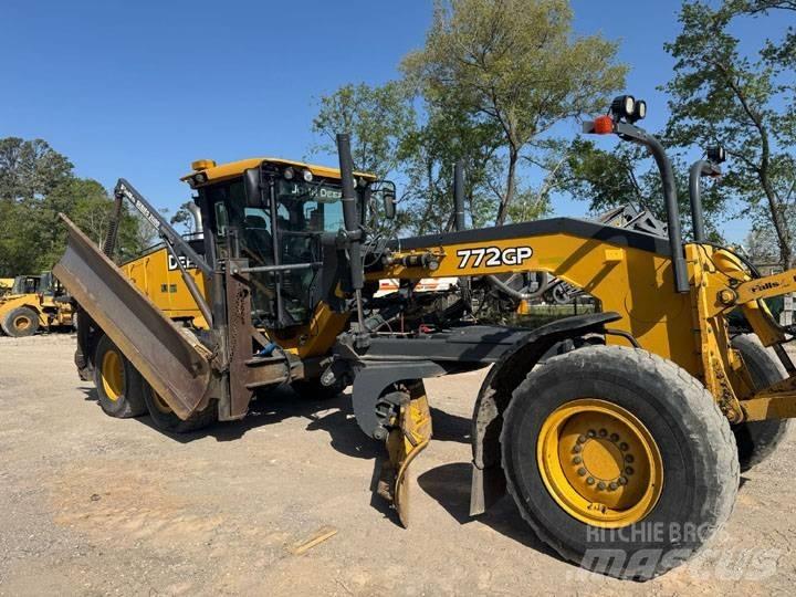 John Deere 772GP Gréderek