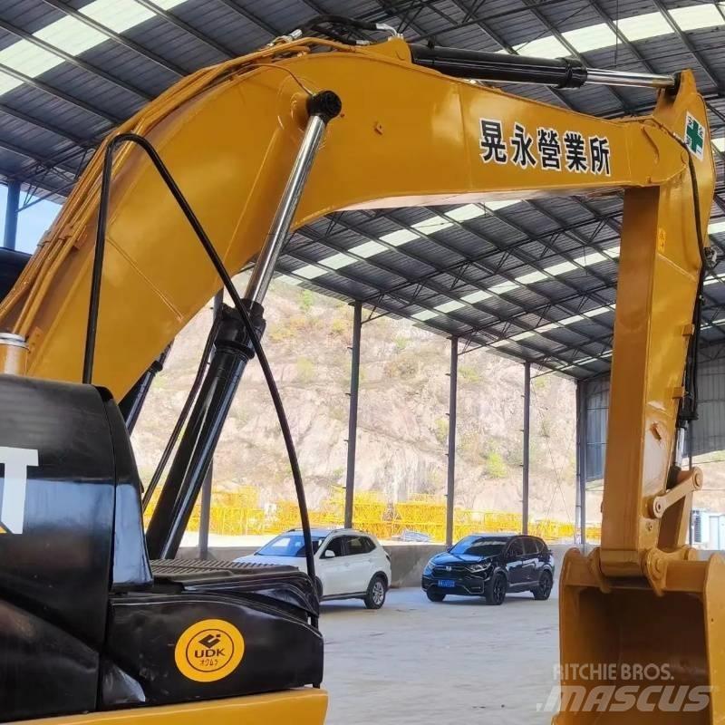 CAT 320D Lánctalpas kotrók