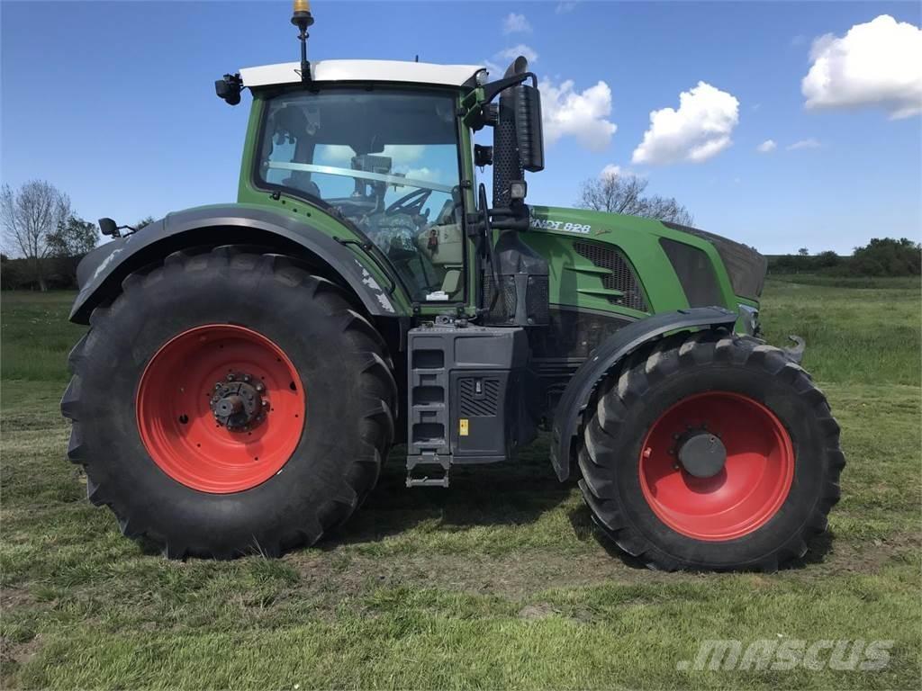 Fendt 828 Vario Traktorok