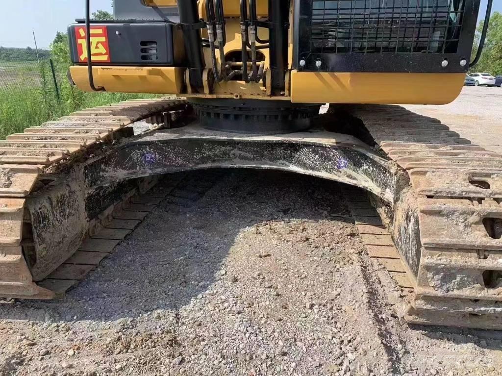 CAT 323D Lánctalpas kotrók