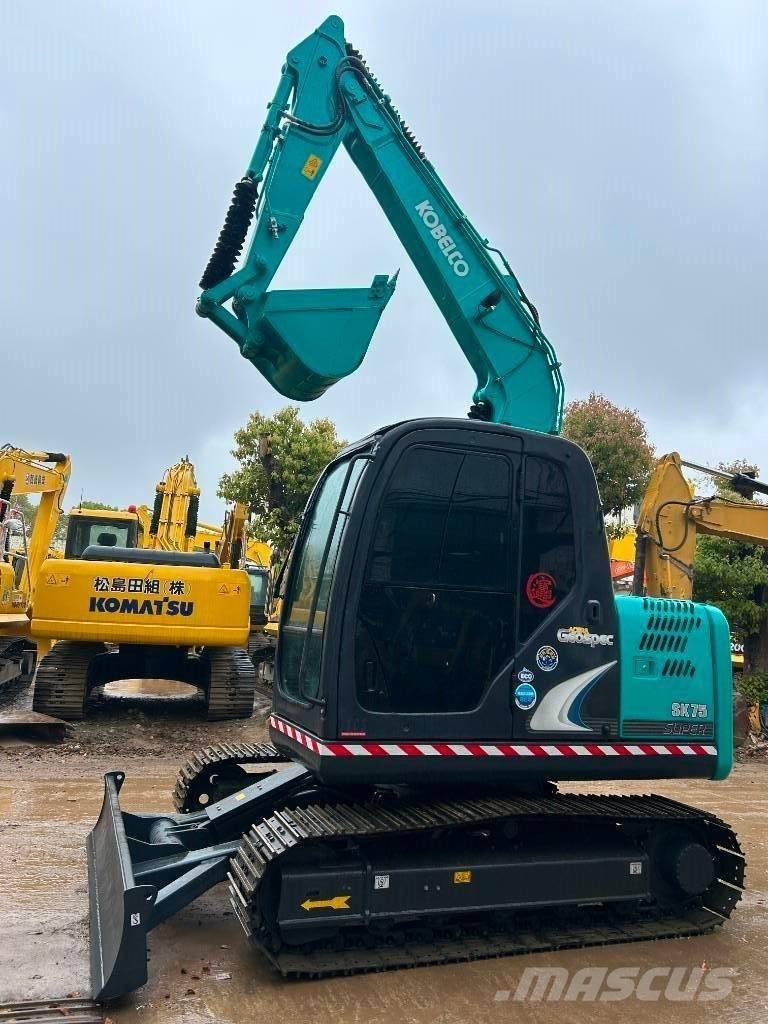 Kobelco SK 75 Mini kotrók < 7t
