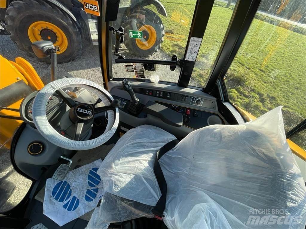 JCB TM 220 Agri Gumikerekes homlokrakodók