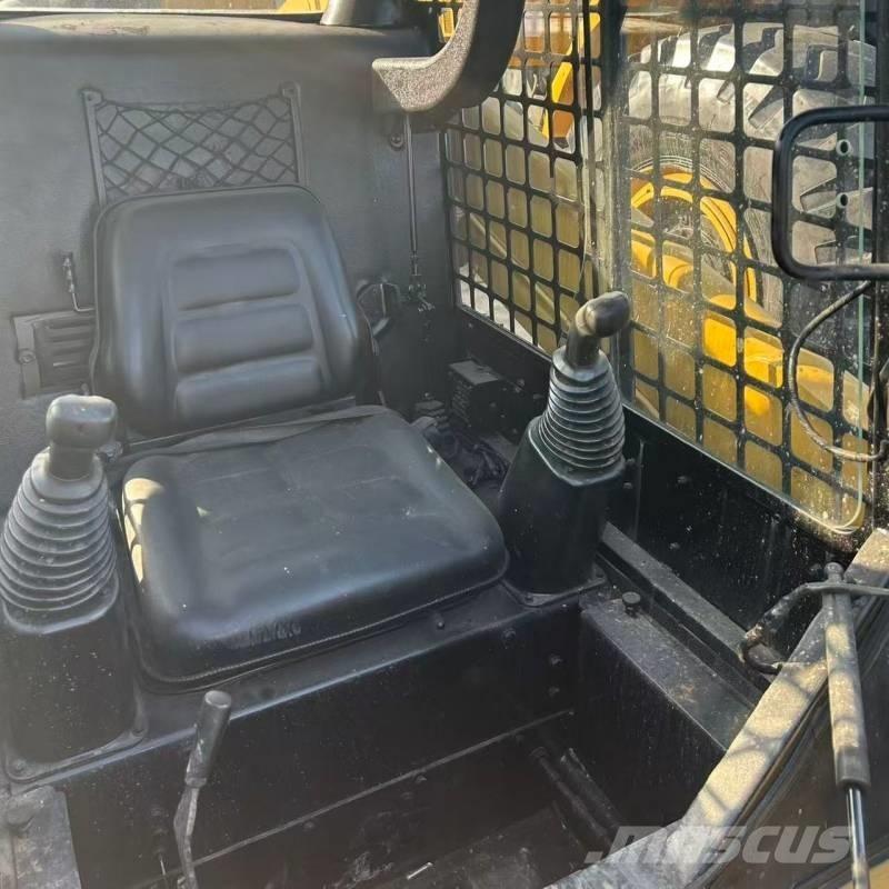 CAT 226 Kompaktrakodók