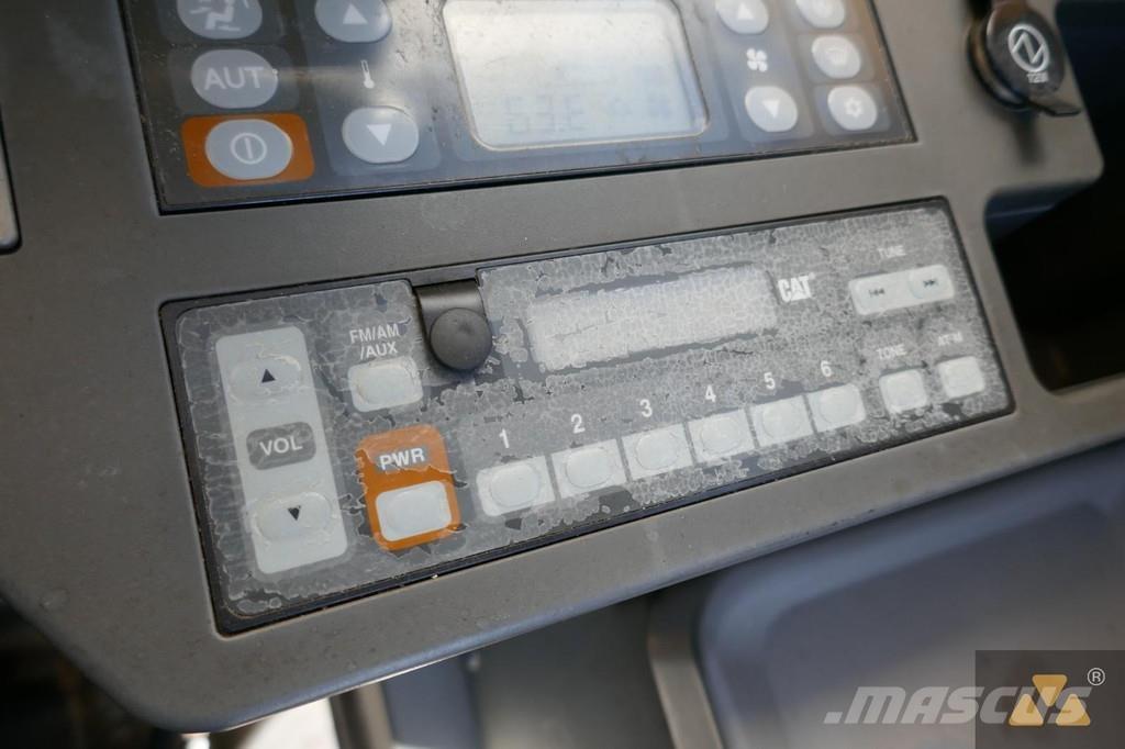 CAT 335F LCR Lánctalpas kotrók