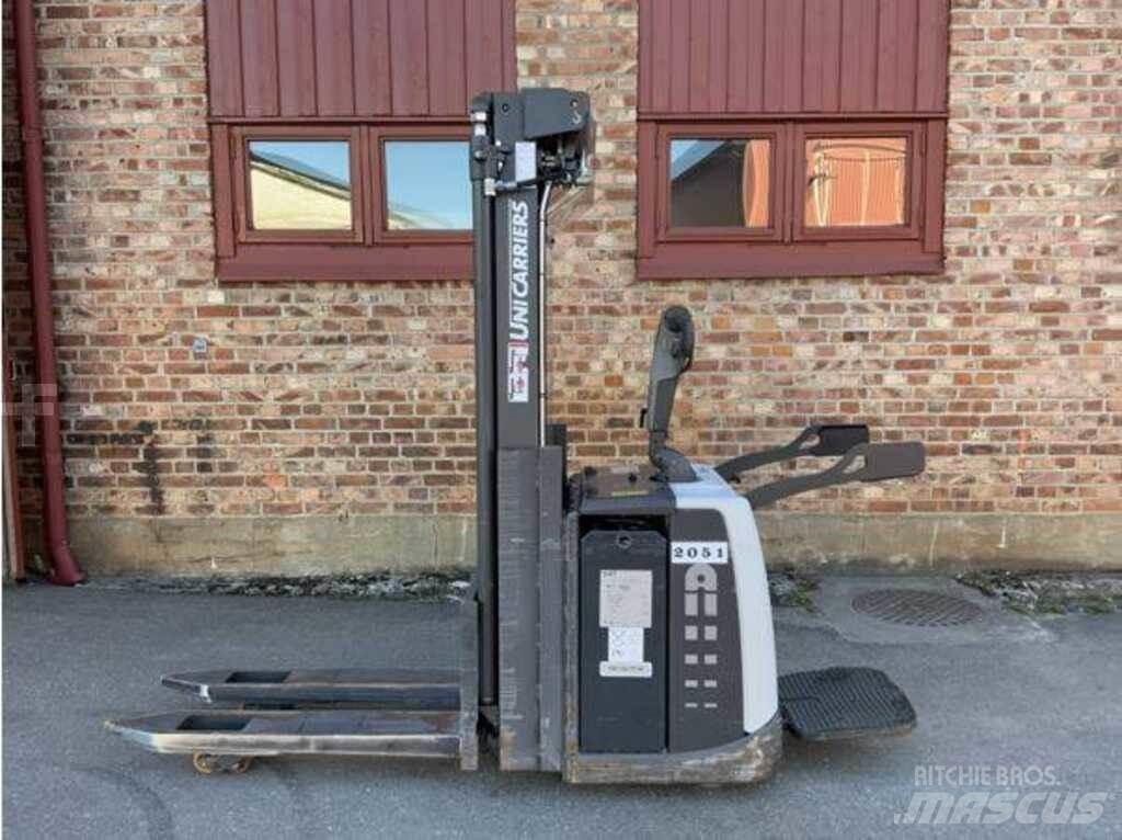 Atlet PSP Vezetőállásos alacsony emelőkocsi