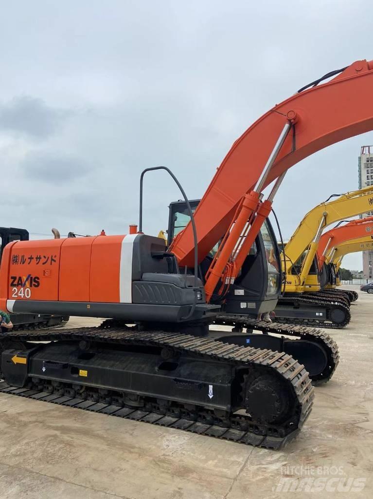 Hitachi ZX 240 Lánctalpas kotrók