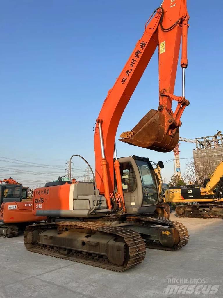 Hitachi ZX 240 Lánctalpas kotrók