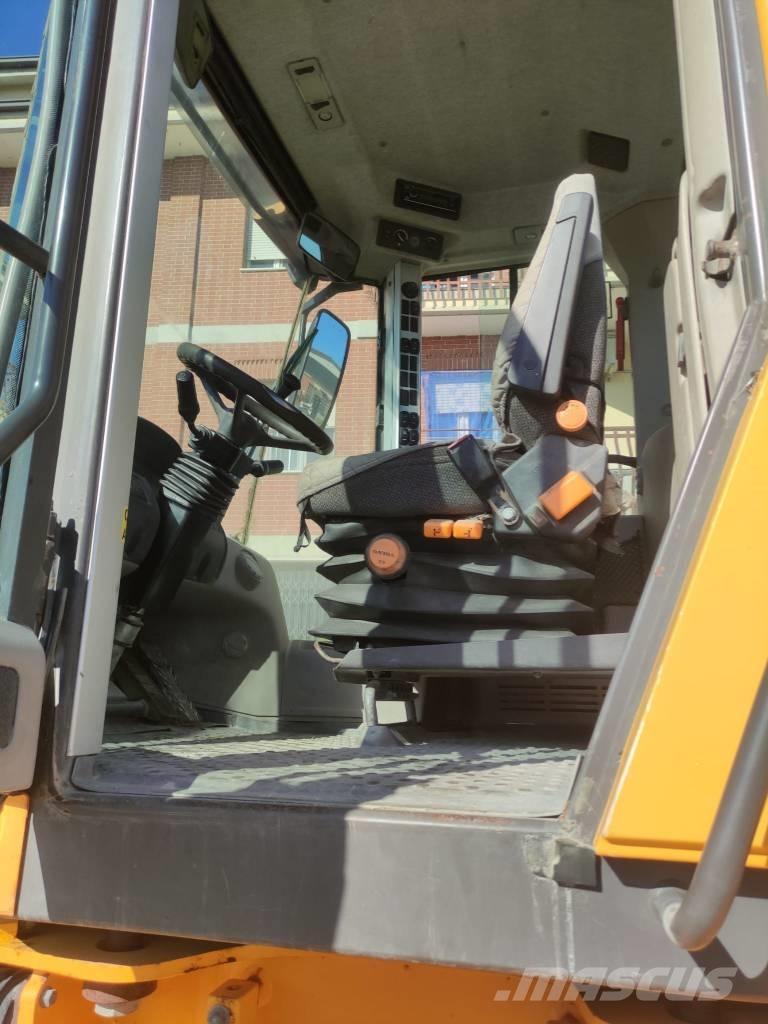 Volvo L 70 F Gumikerekes homlokrakodók