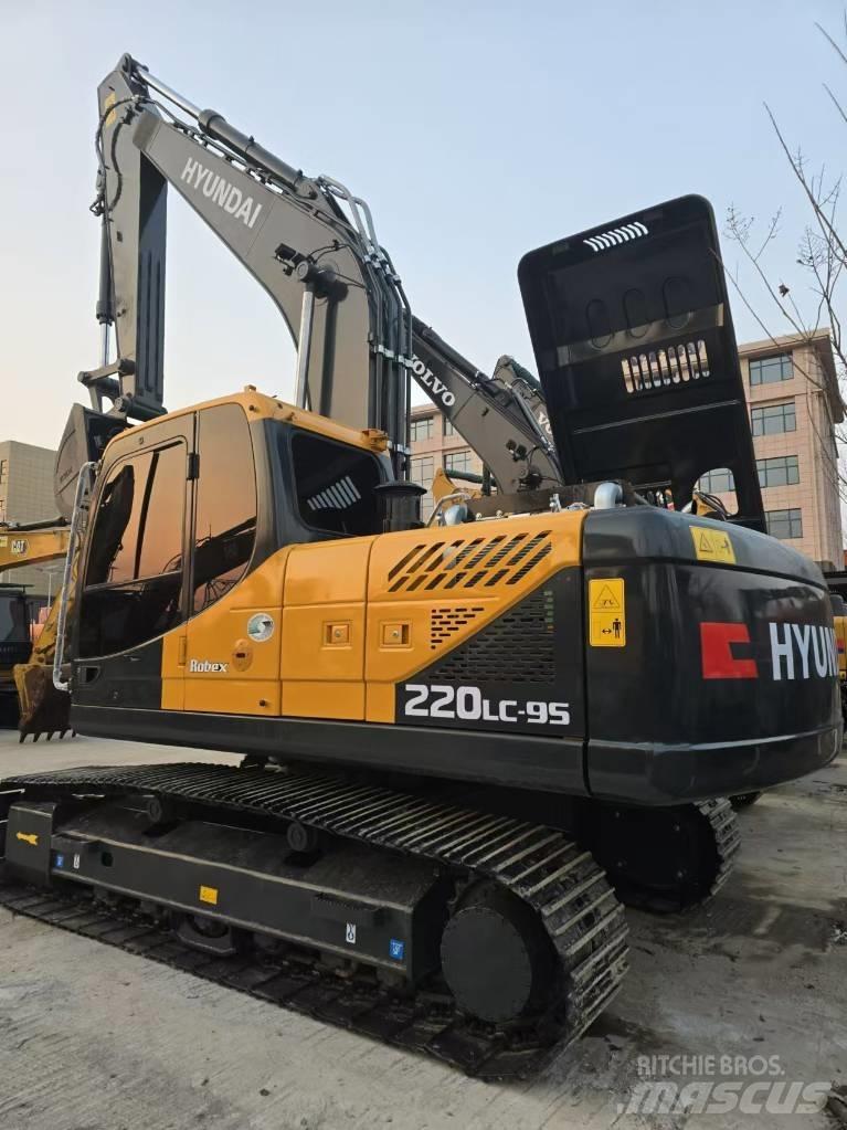 Hyundai 220—9S Lánctalpas kotrók