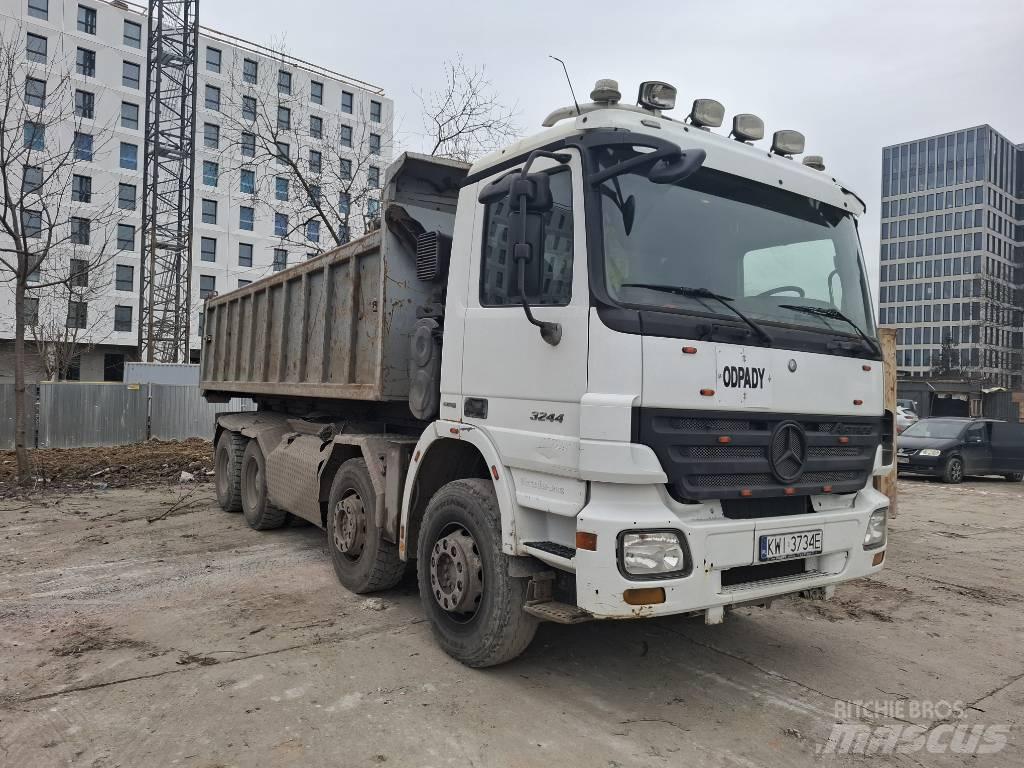 Mercedes-Benz 3244 Horgos rakodó teherautók