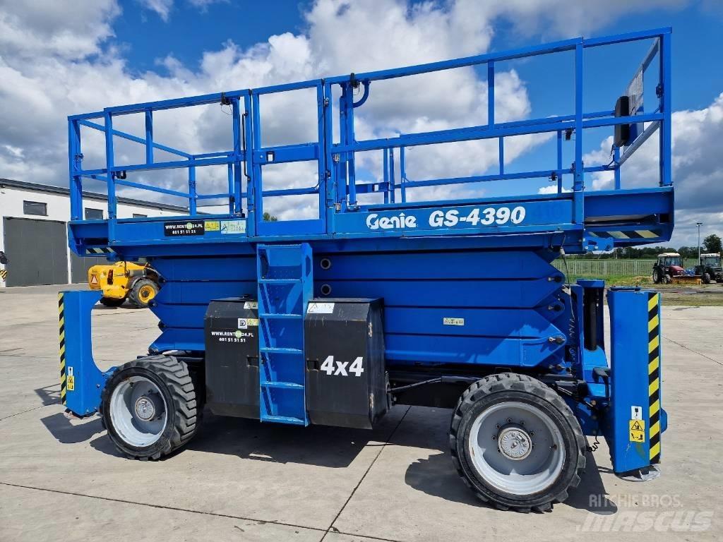 Genie GS 4390  RZ111 Ollós emelők