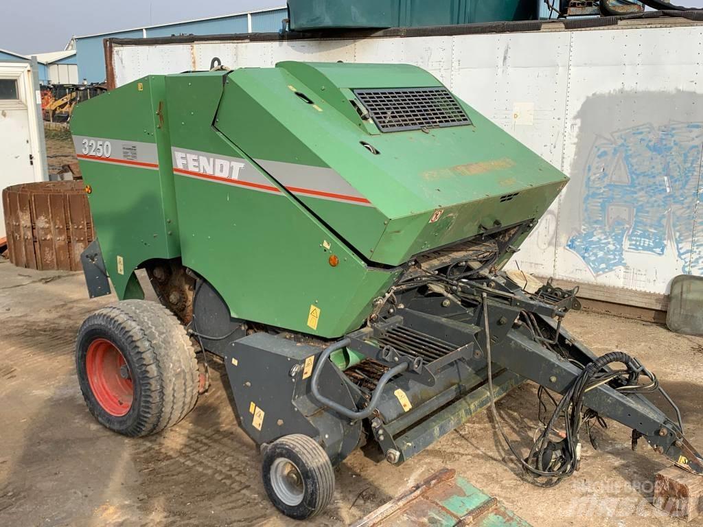 Fendt 3250 Körbálázók