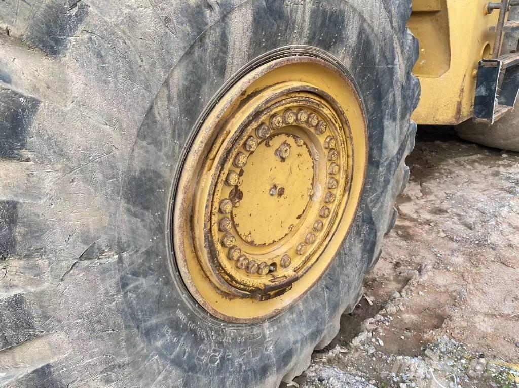 CAT 980 G Gumikerekes homlokrakodók