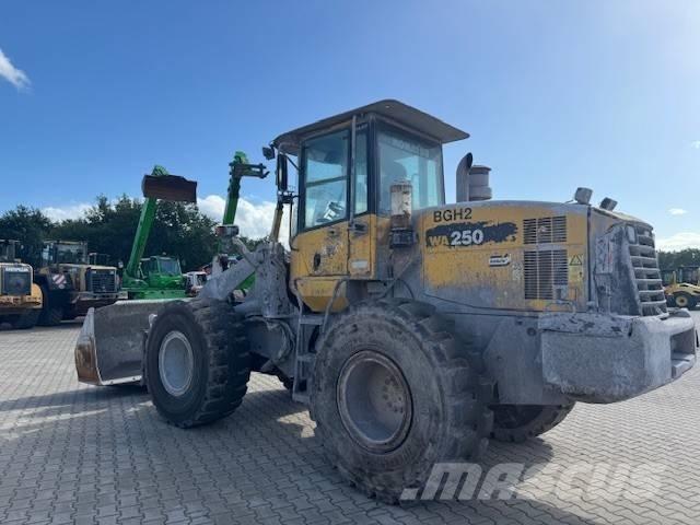 Komatsu WA 250-5 Gumikerekes homlokrakodók