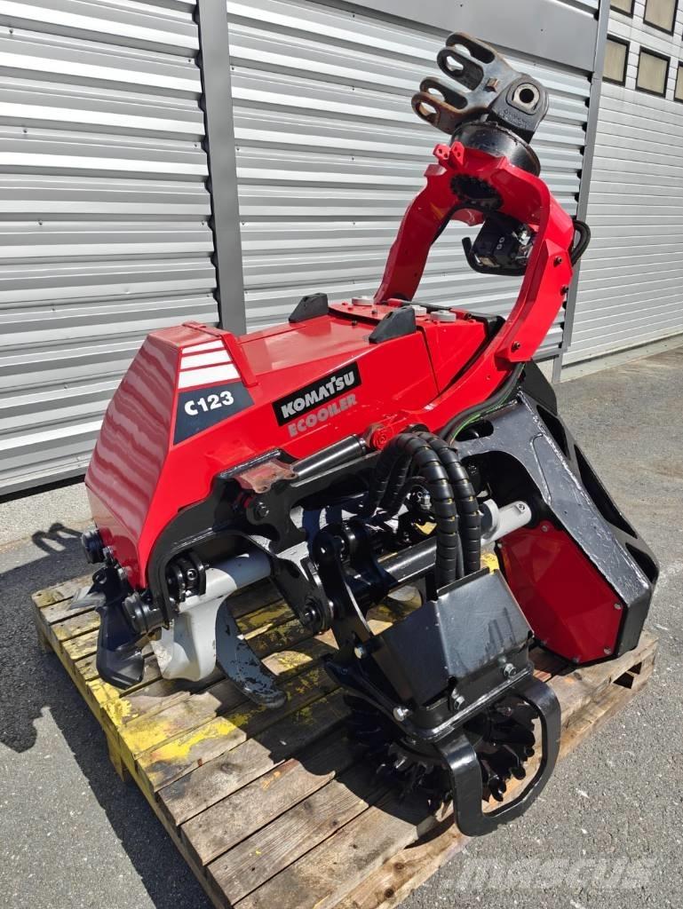 Komatsu C 123 Betakarító fejek